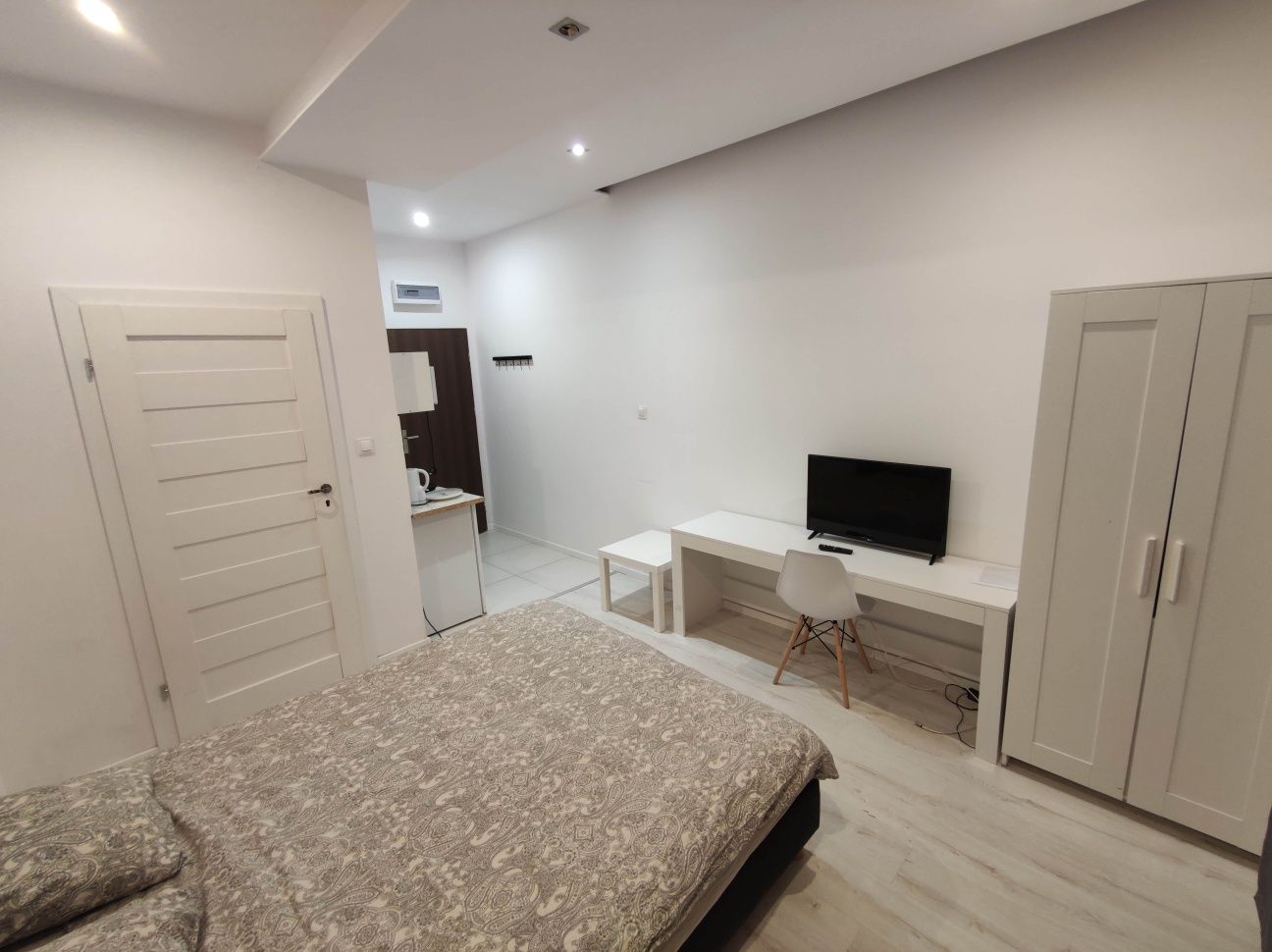 Studio apartament pokój (w cenie parking) Piaseczno