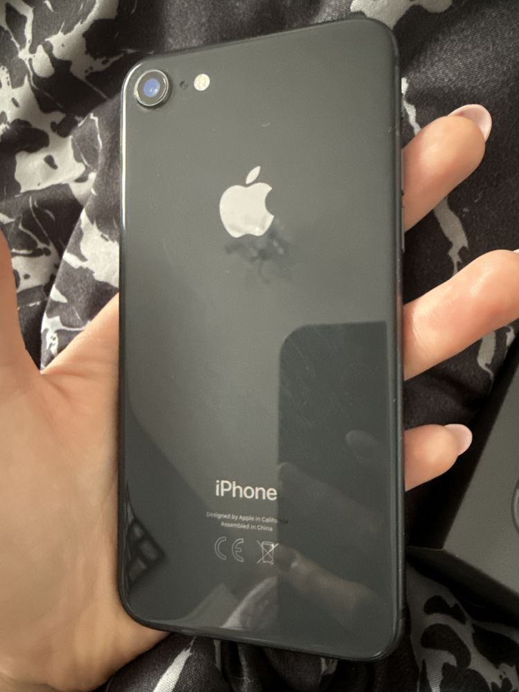 Iphone 8 uzywany , stan bardzo dobry , do wymiany jedynie bateria