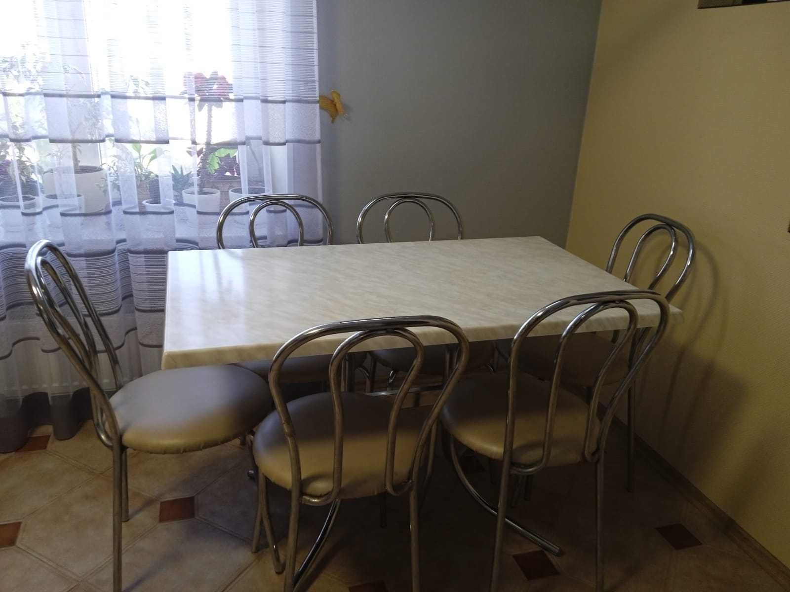Кухонний стіл та 6 стільців
