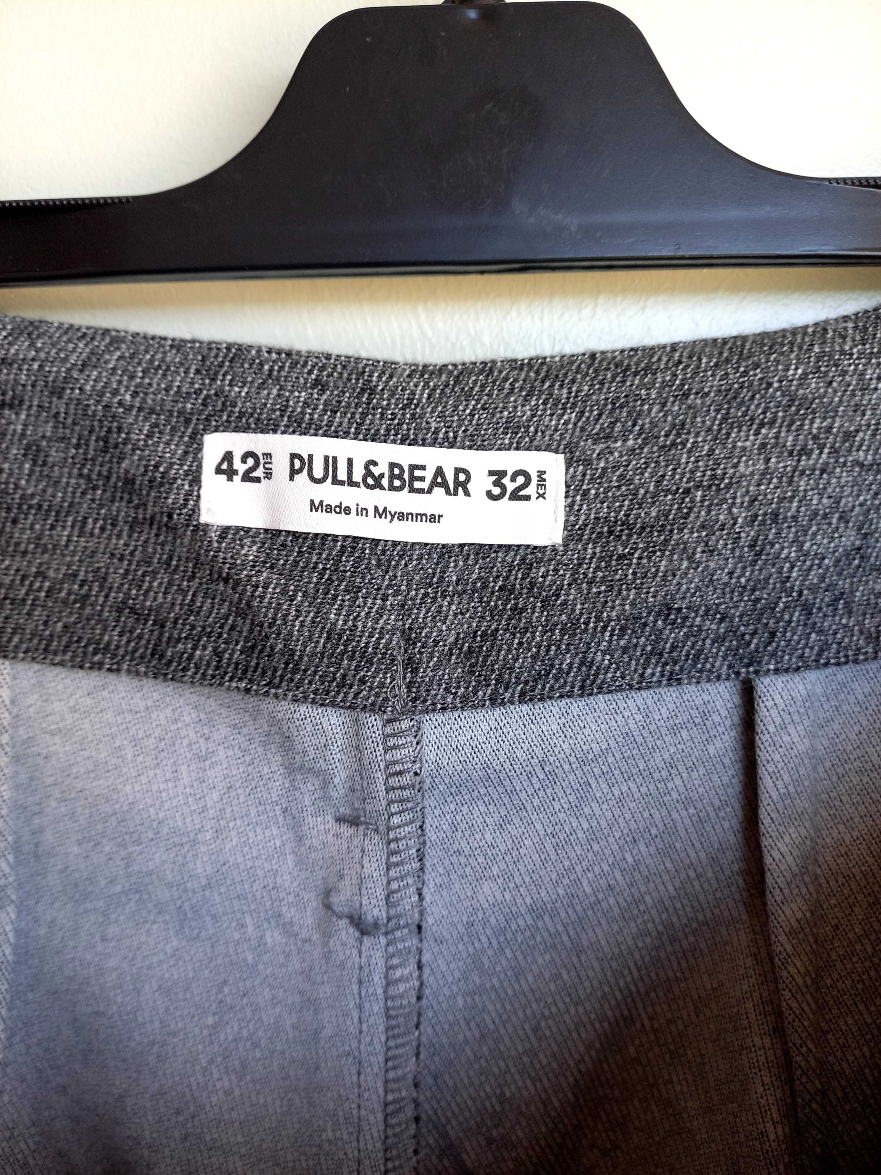 Calça curta, perna larga. Novas, nunca foram usadas. PULL&BEAR