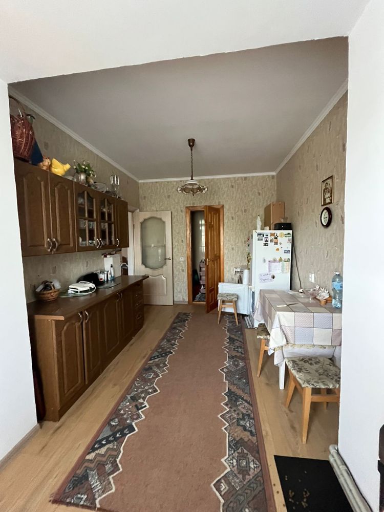 Продається двохкімнатна квартира в ЦЕНТРІ м.Чортків біля місткого парк
