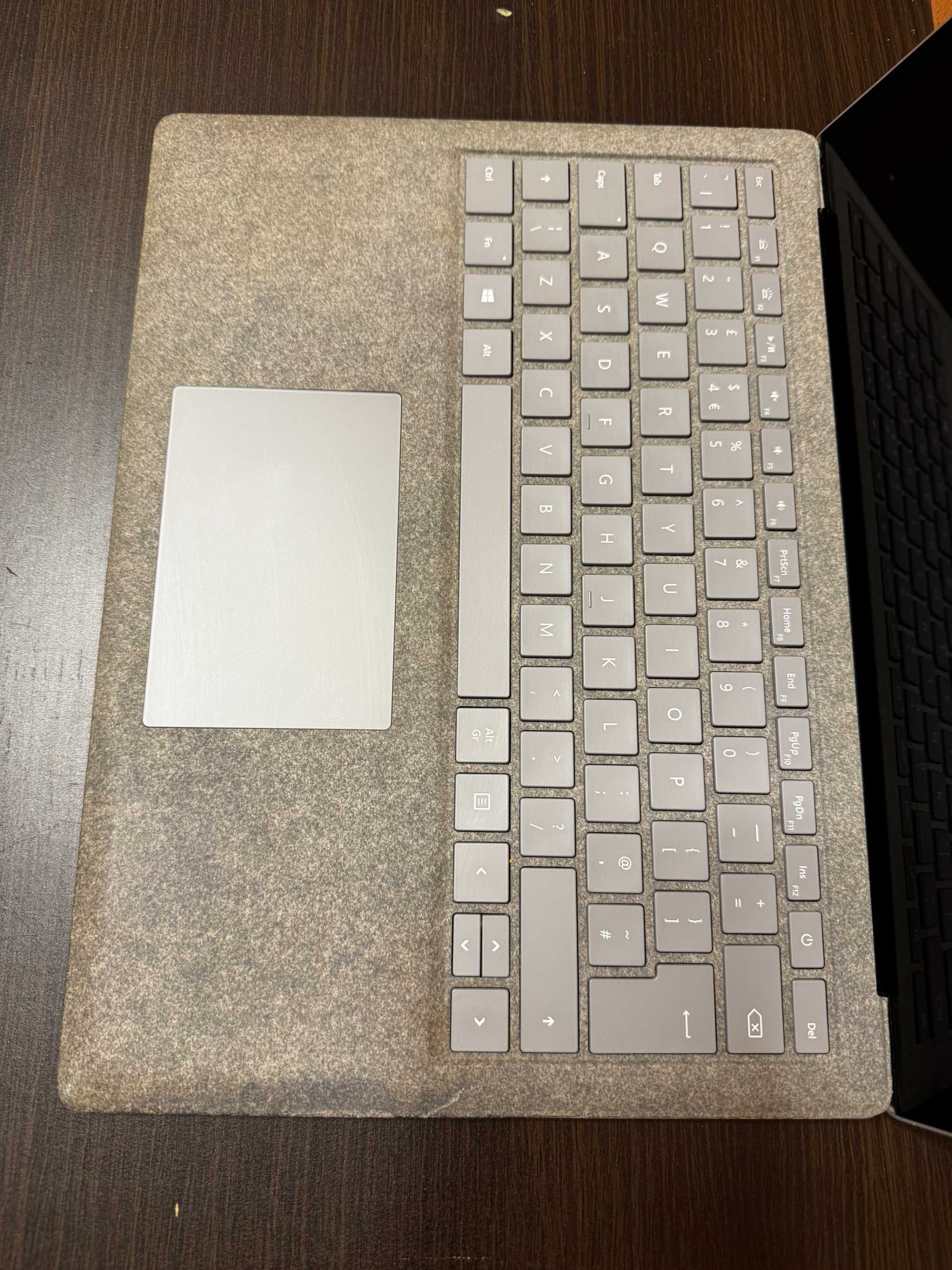 Microsoft Surface Laptop 2 Intel i-7 8th Gen 256/8 GB