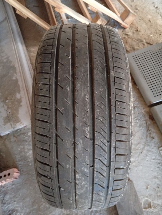 Продам шину.275/50R21.