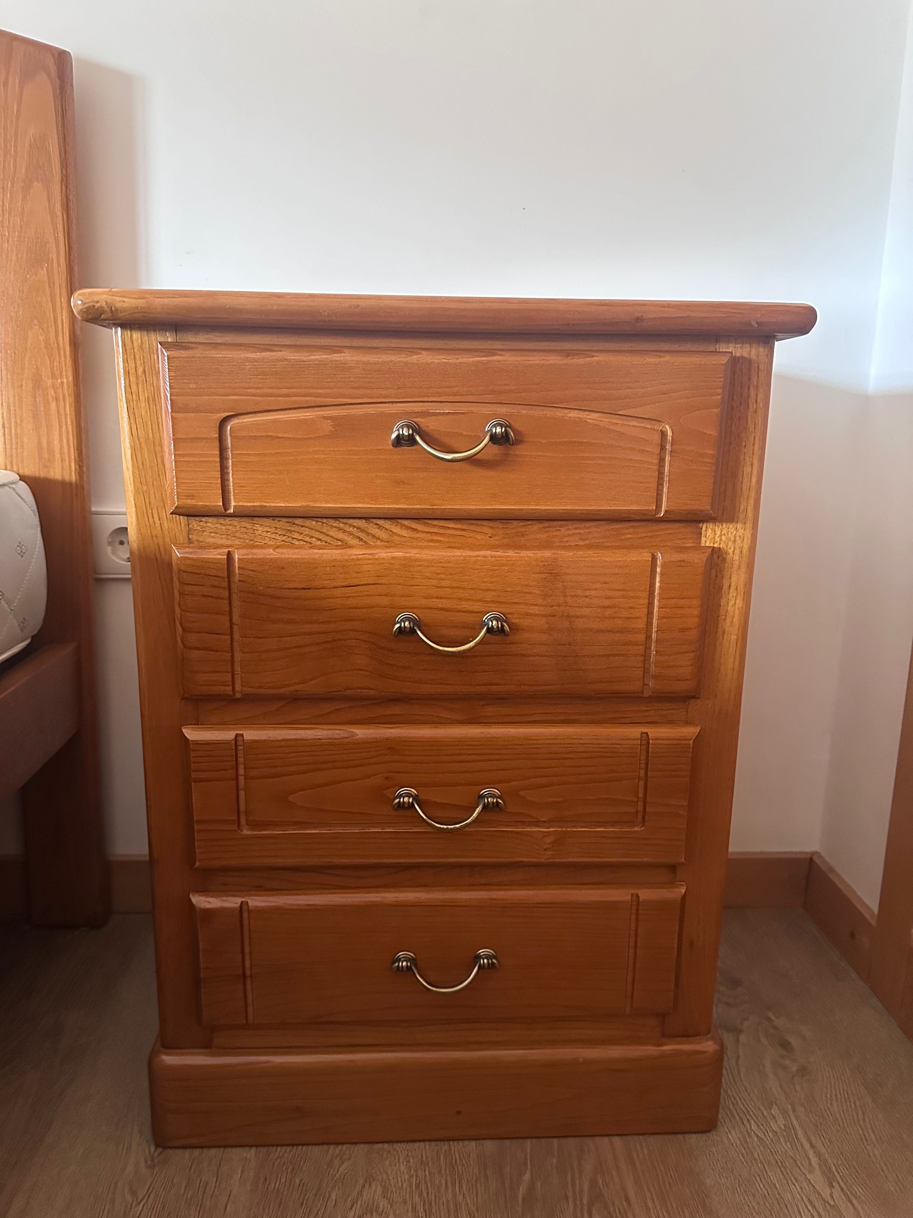 Quarto completo em madeira