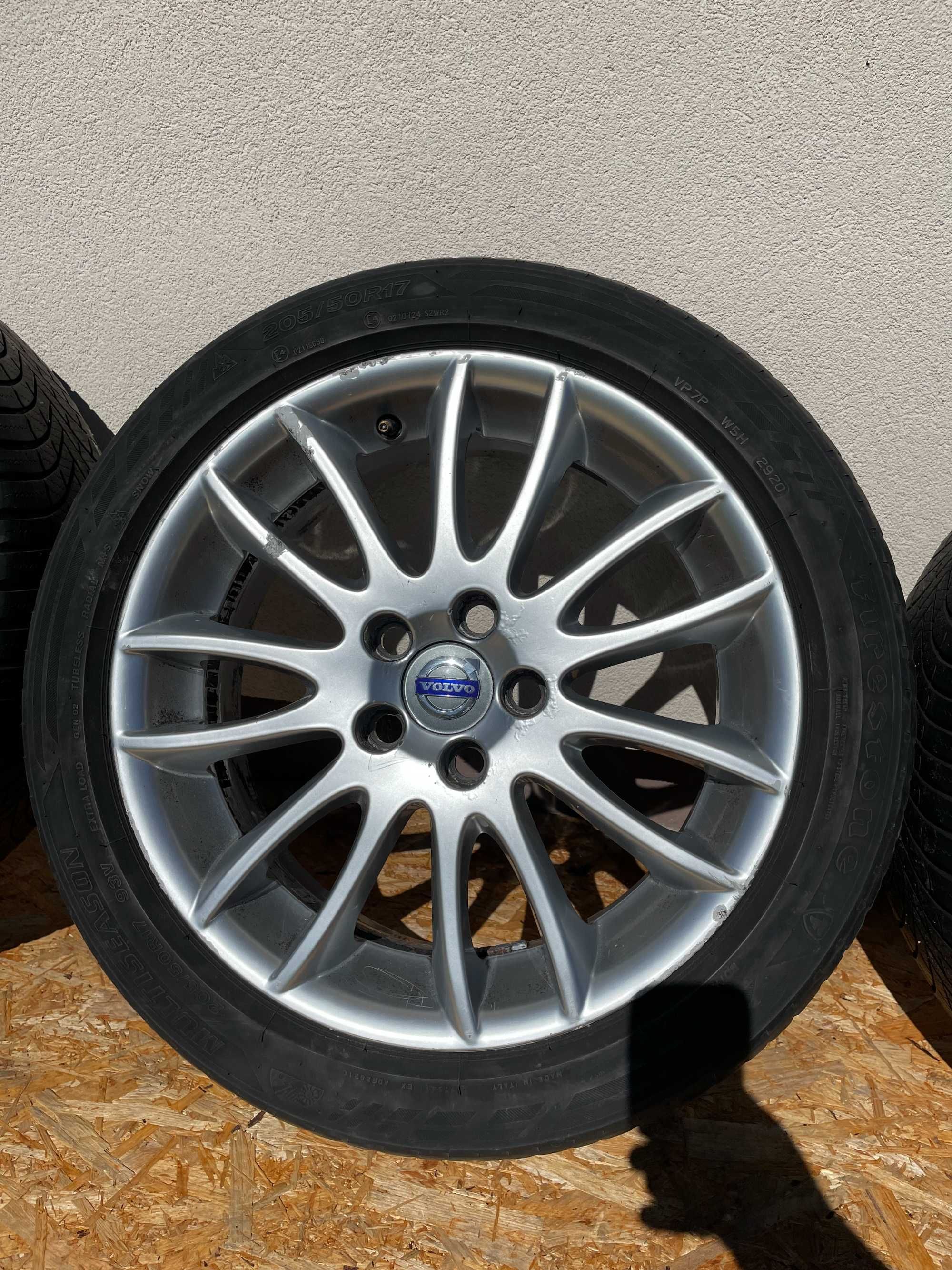 Volvo V50 C30 S40 Felgi Aluminiowe R17 5 x 108 ET52,5 Oryginał