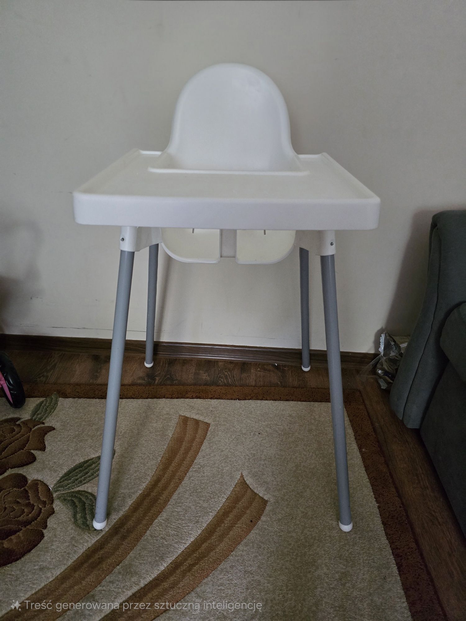 Krzesełko do karminia z Ikea