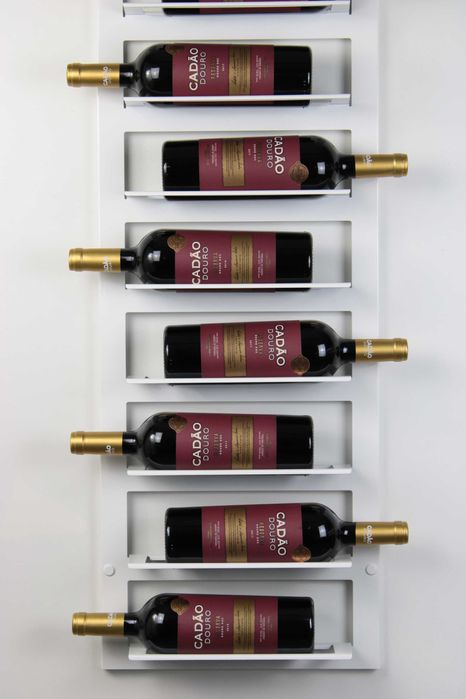 Garrafeira de Parede para 9 Garrafas