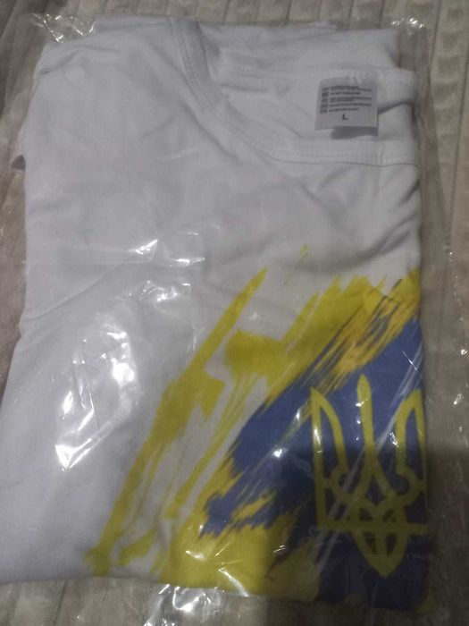 купити чоловічу патріотичну футболку уцінка
