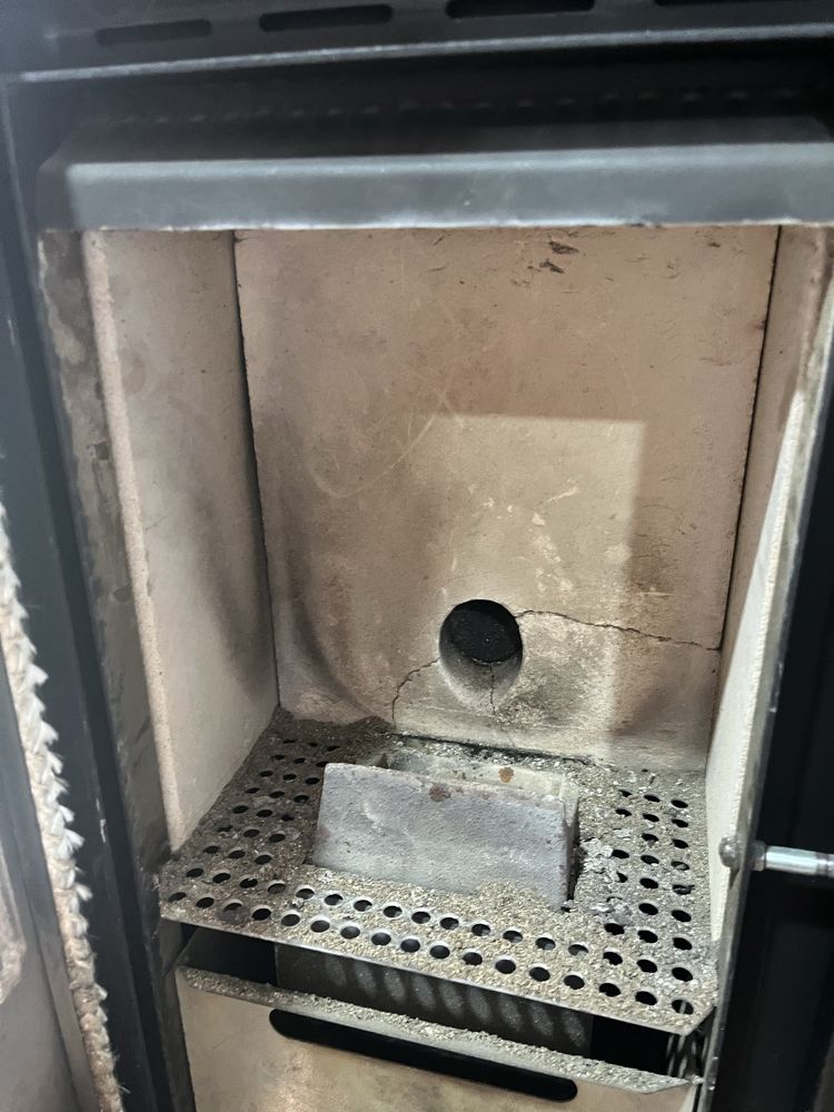 Salamandra a pellets FIRST PRETO 8KW
