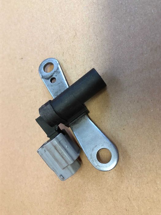 Czujnik wału Dacia Duster I 1.6 16V