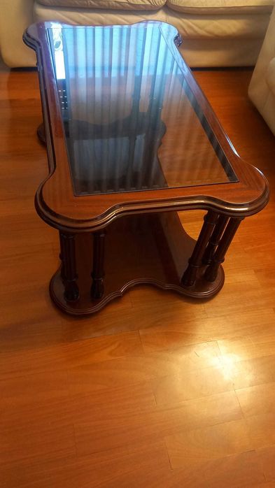 Mesa de centro alto brilho com brilho em ótimo estado