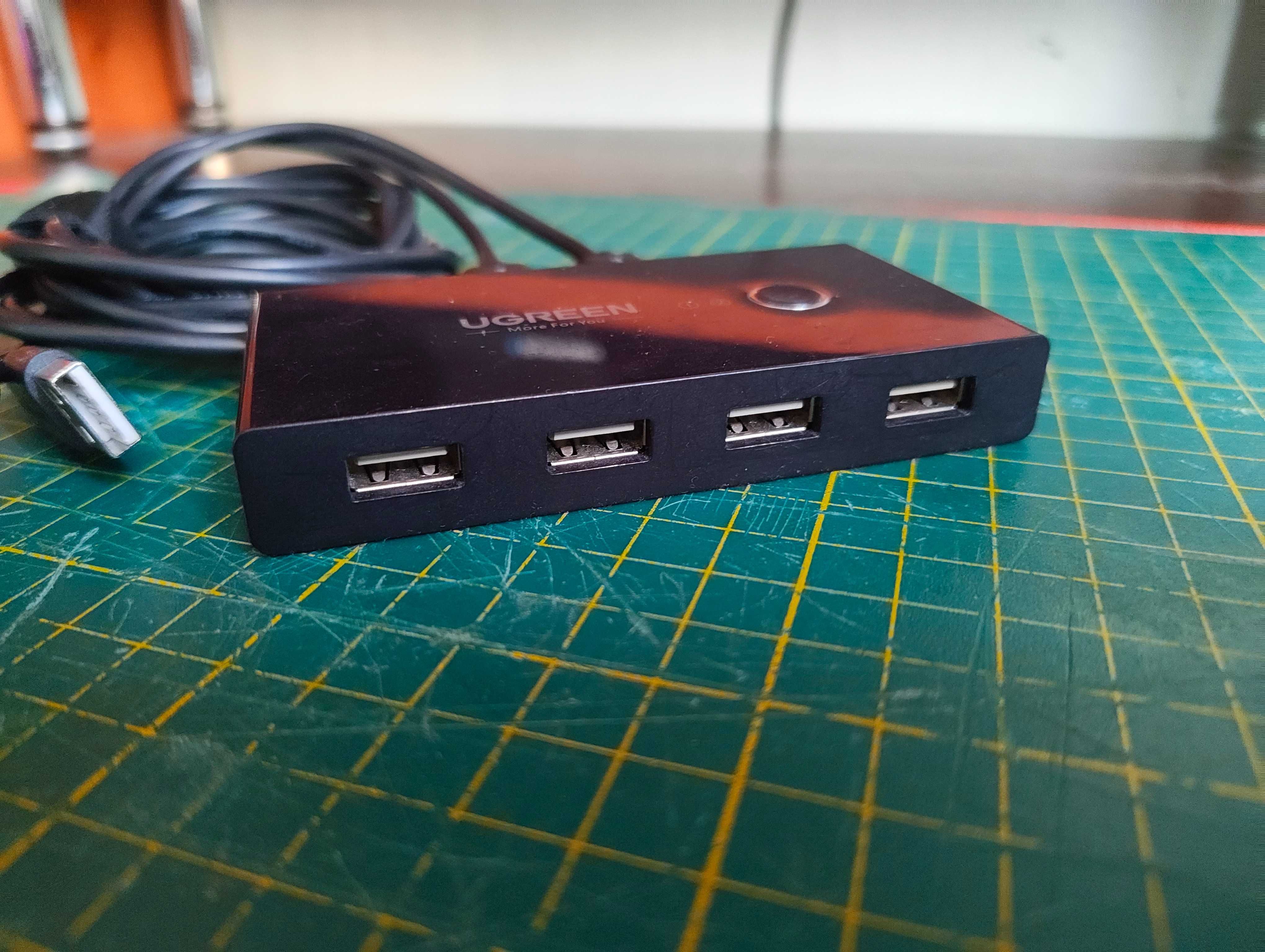 Switch USB Ugreen 4xUSB do 2 urządzeń