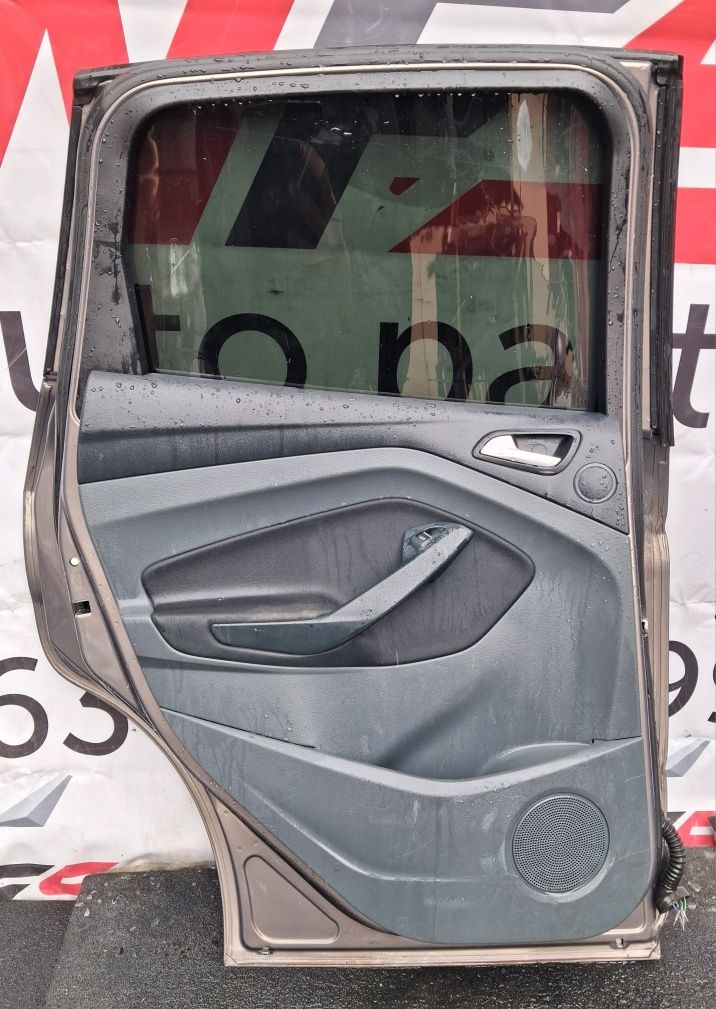 Задні двері на ford c-max mk2