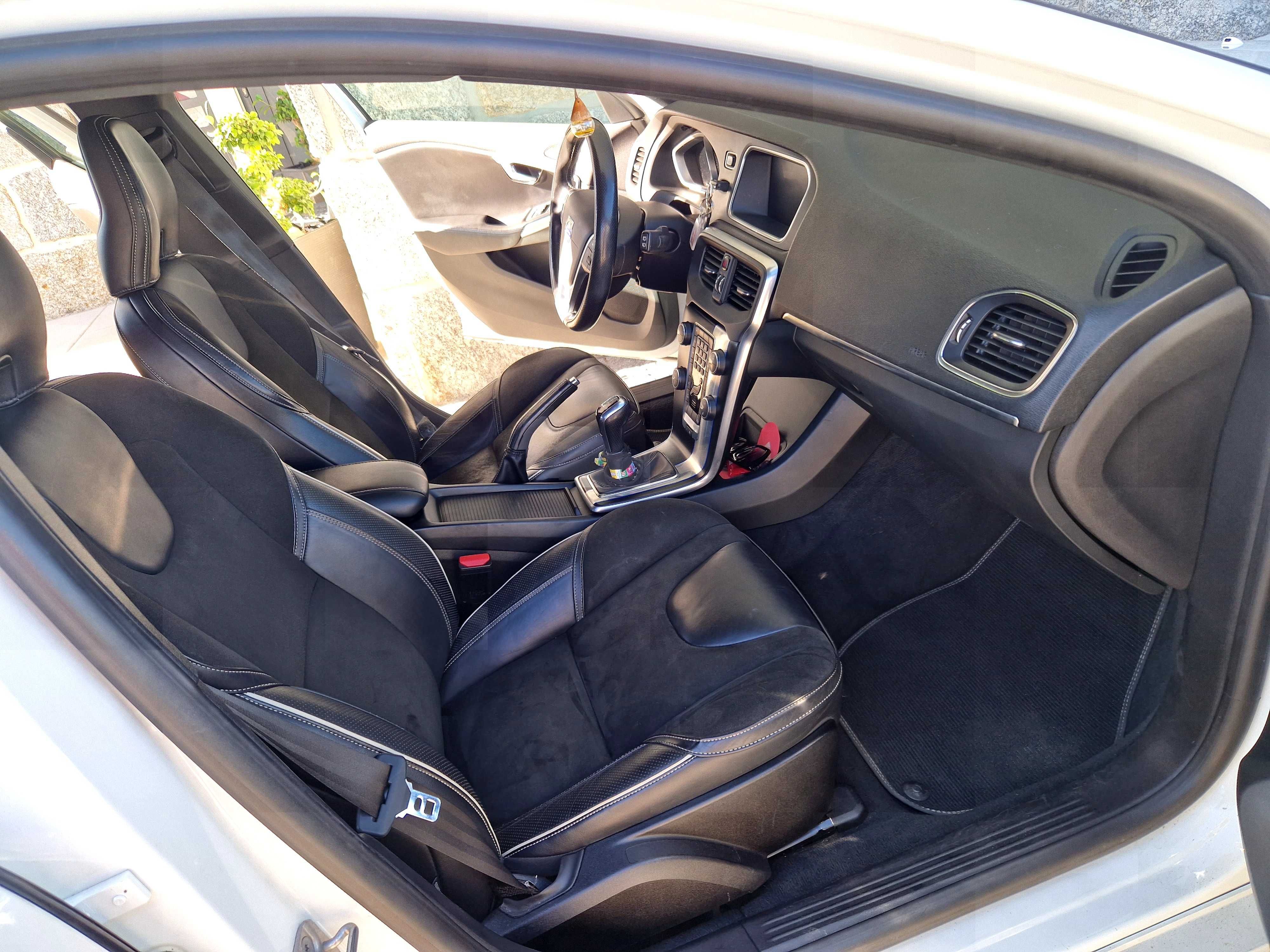 Volvo V40 R- Design 2.0 D2