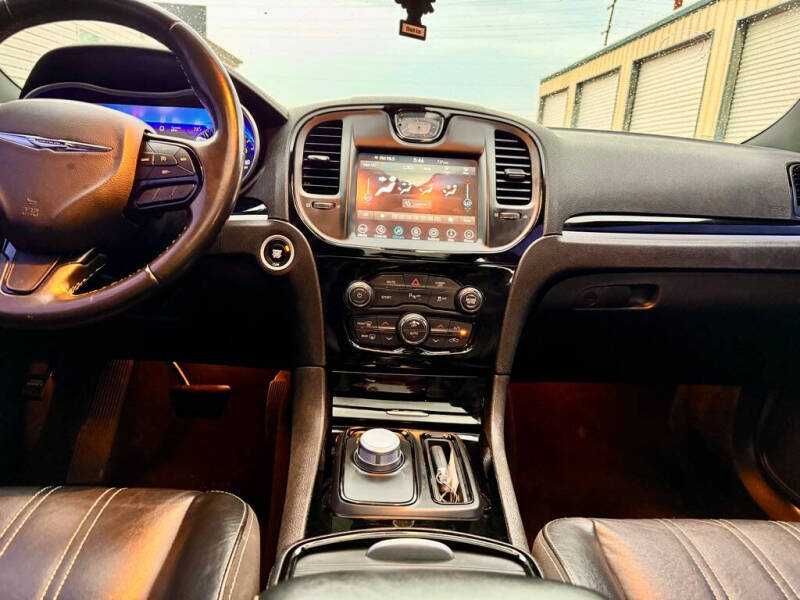 2021 Chrysler 300