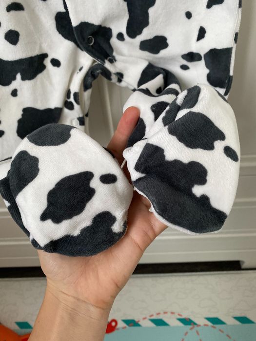 Next * welurowe śpioszki białe w czarne łatki KRÓWKA 80 / UK 9-12 m-cy