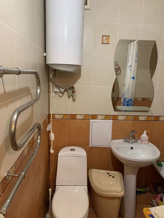 Продам 1 кімнатну в центрі Ріхтера