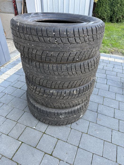 Sprzedam opony zimowe 215/65R16 4szt