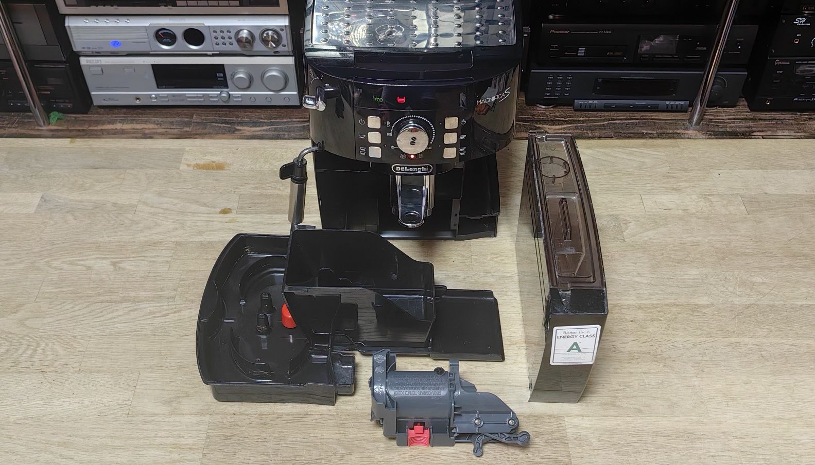 Кавова машина Delonghi Magnifica S