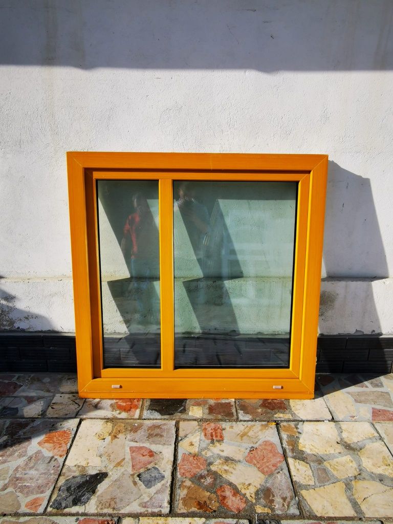 Okna okno Brąz pomarańcz 133x134 potrójna szyba DOWÓZ CAŁY KRAJ