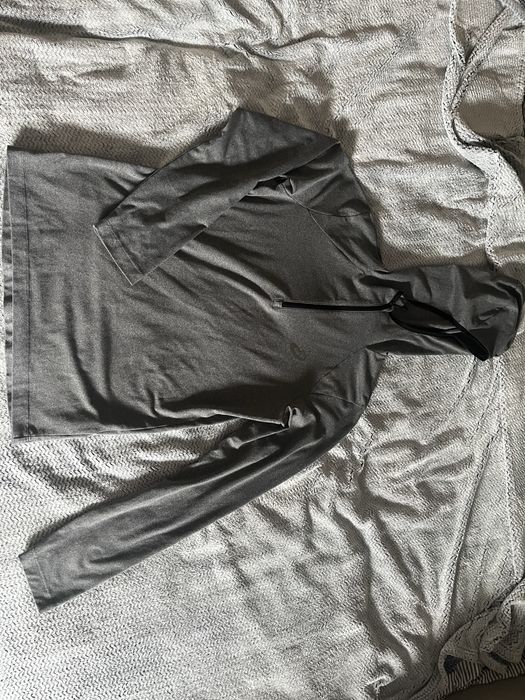 Idealny na Trening!  Szara Koszulka Termoaktywna/Biegowa Asics (S/M)