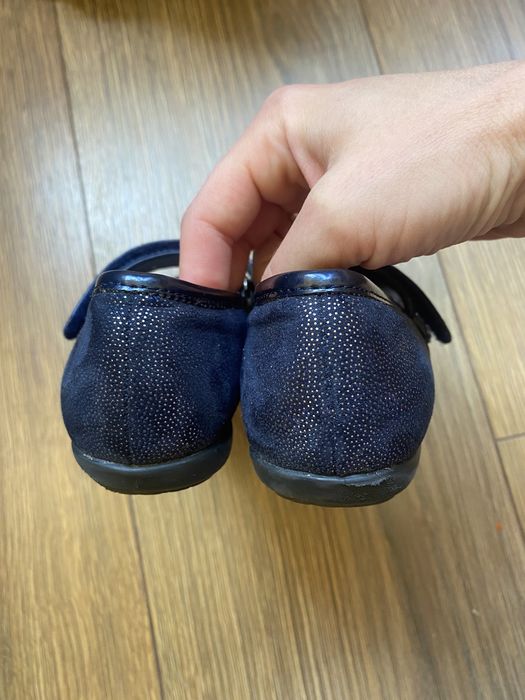 Шкіряне взуття для дівчинки