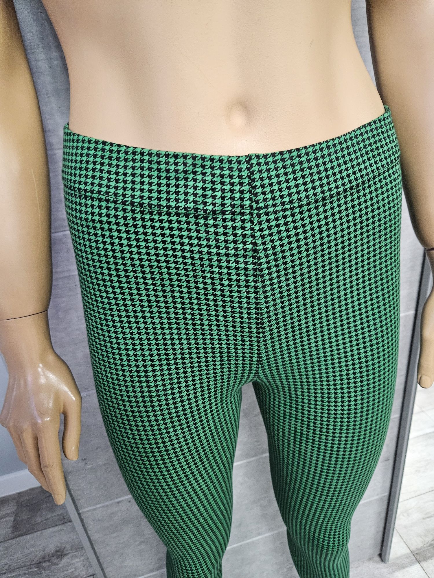 Nowe leginsy spodnie w popitkę zieloną Only rozm M