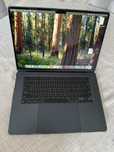 Macbook M2 8/256 15,3 cala 2023