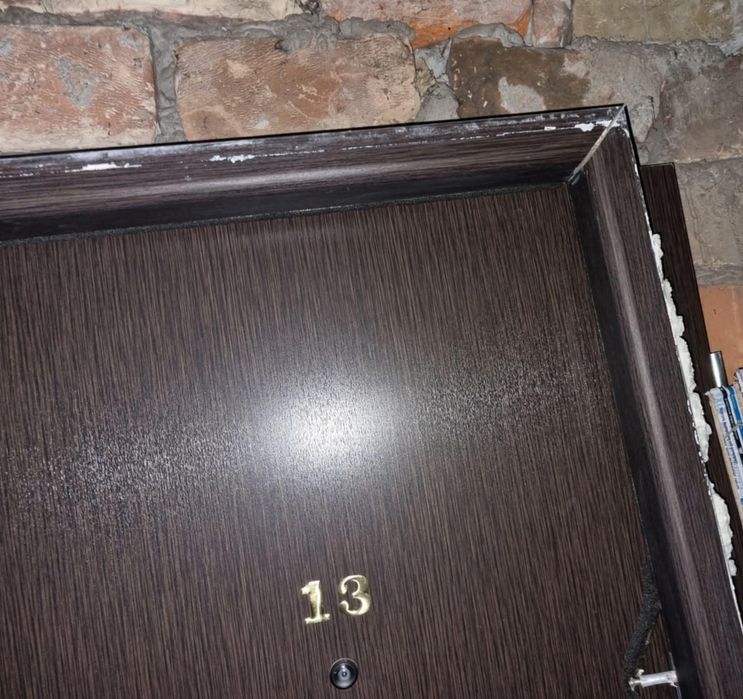 Drzwi zewnętrzne z futryną drewniane rozmiar 90 prawe