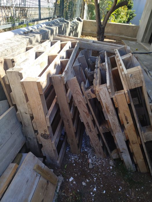 Vendo paletes de madeira
