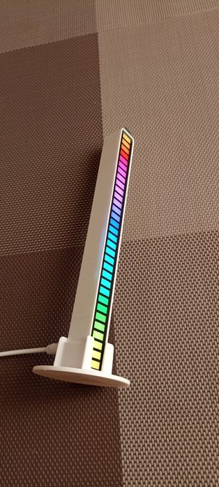 Barra rítmica Led RGB com controlador de voz