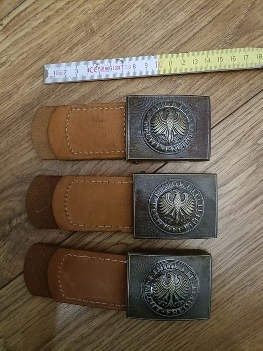 Niemiecka klamra do pasa bundeswehra DDR