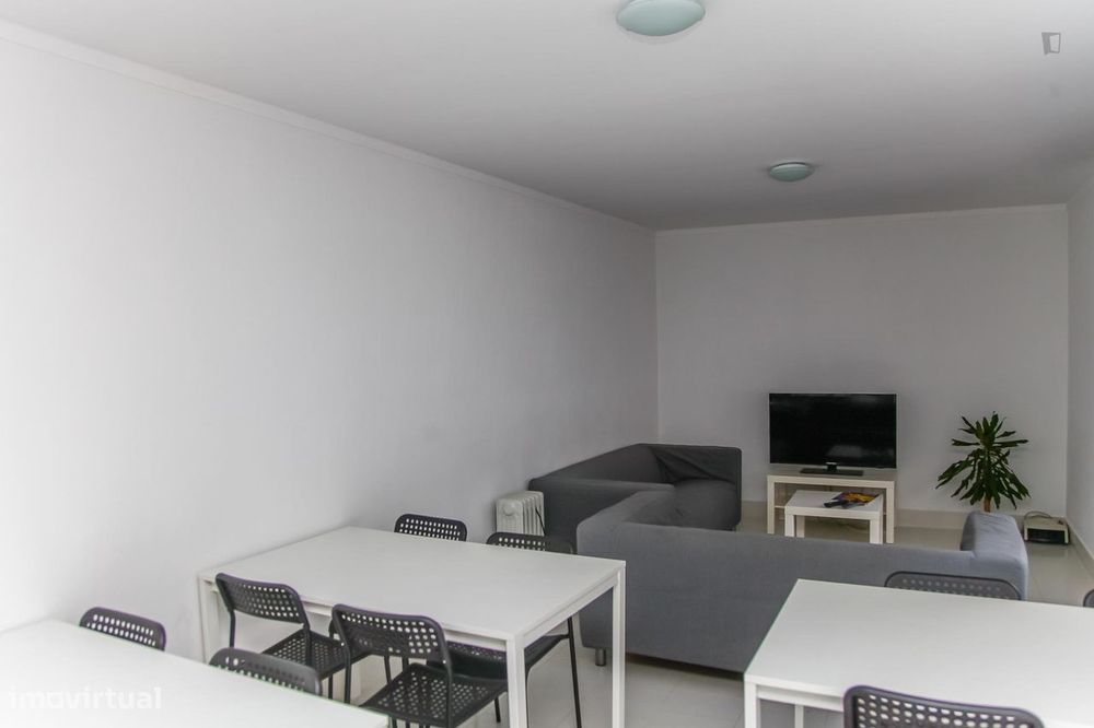 23779 - Quarto de solteiro com encanto perto...