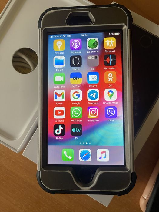 Мобільний телефон Айфон 6 32 ГБ