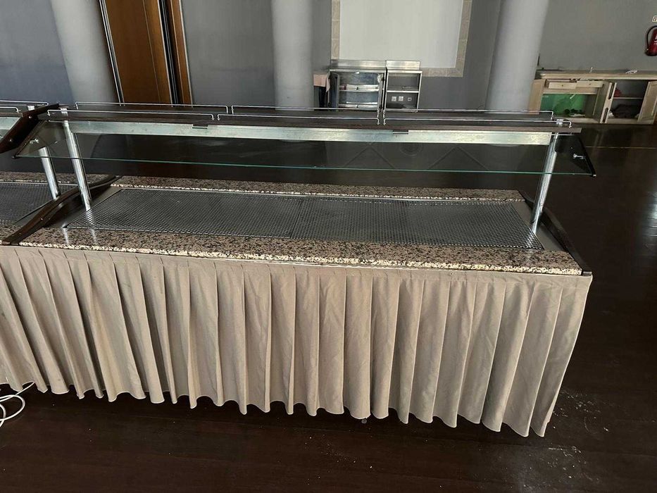 Linha completa de buffet quentes frios e sobremesas