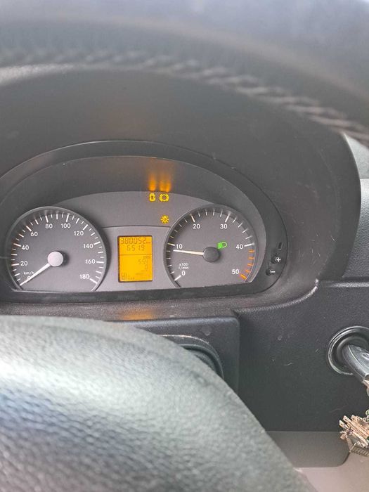 Mercedes Benz.  313 cdi