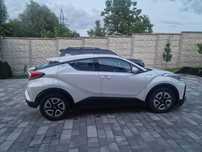 Продам власний автомобіль Toyota CH-R!