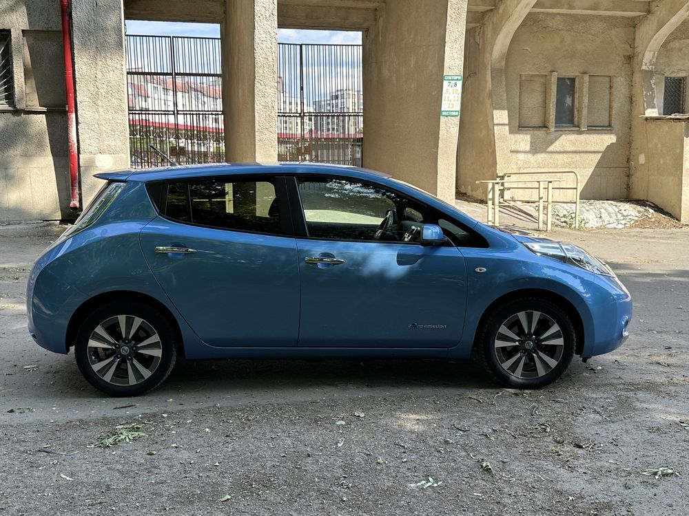 Nissan leaf 2013