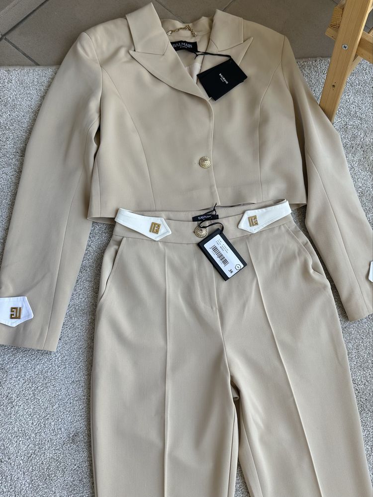 Garnitur beżowy elegancki Balmain