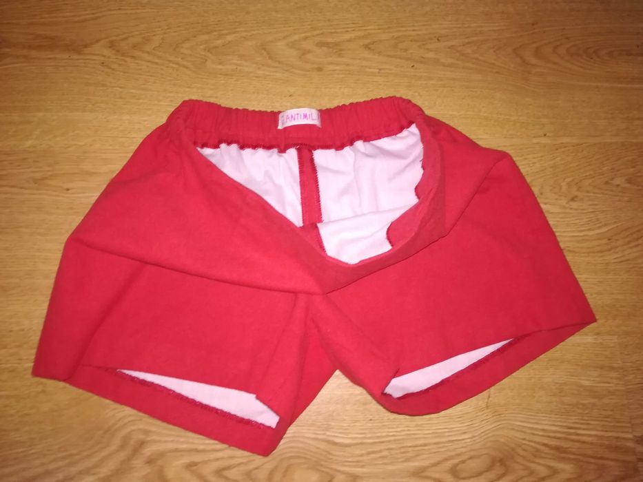 Calções vermelhos fazenda - 12 anos