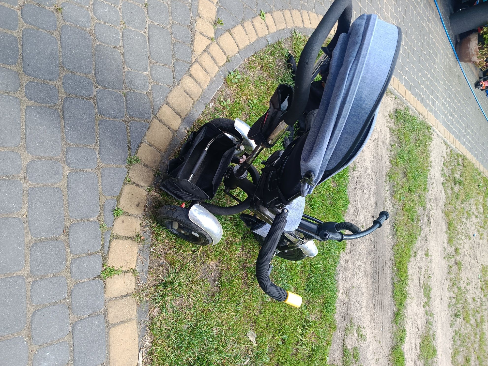 spacerowy wózek rowerek trójkołowy