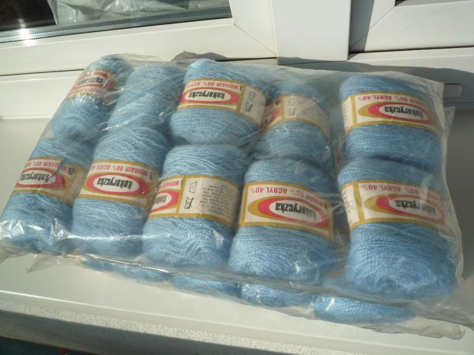 włóczka 60% MOHER MOHAIR 40% akryl KOKORYCZKA jasnoniebieska