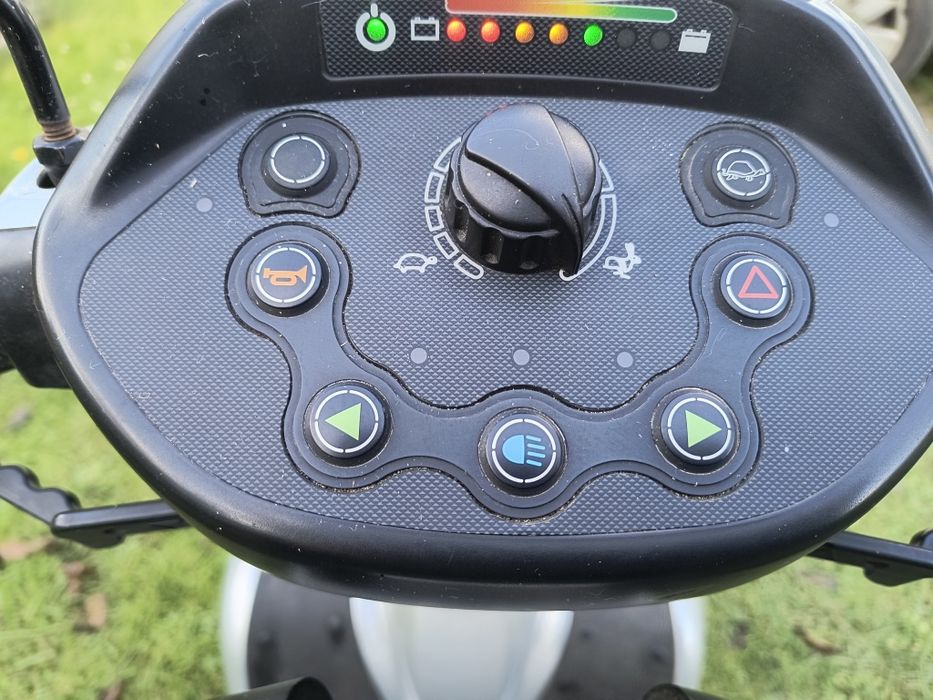 Wózek inwalidzki elektryczny