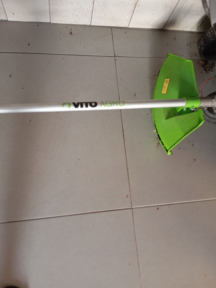 Corta relvas + Roçadeira Vito