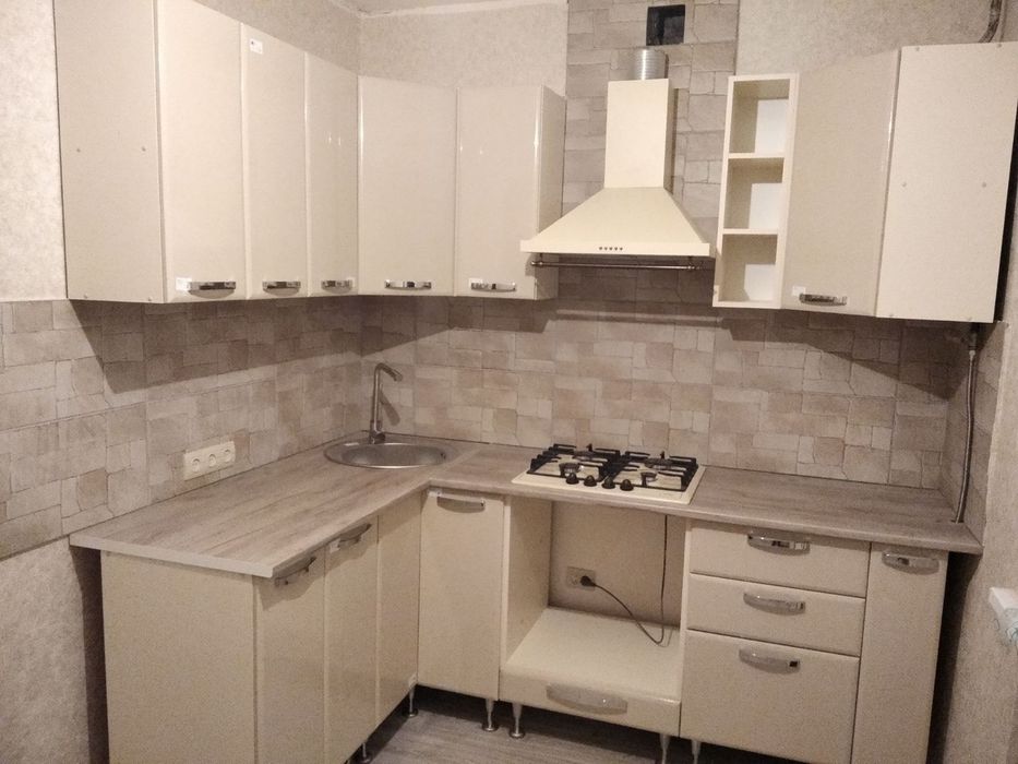 Кухні в наявності і під замовлення