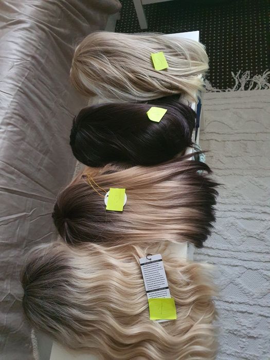 Peruka blond krecone wlosy