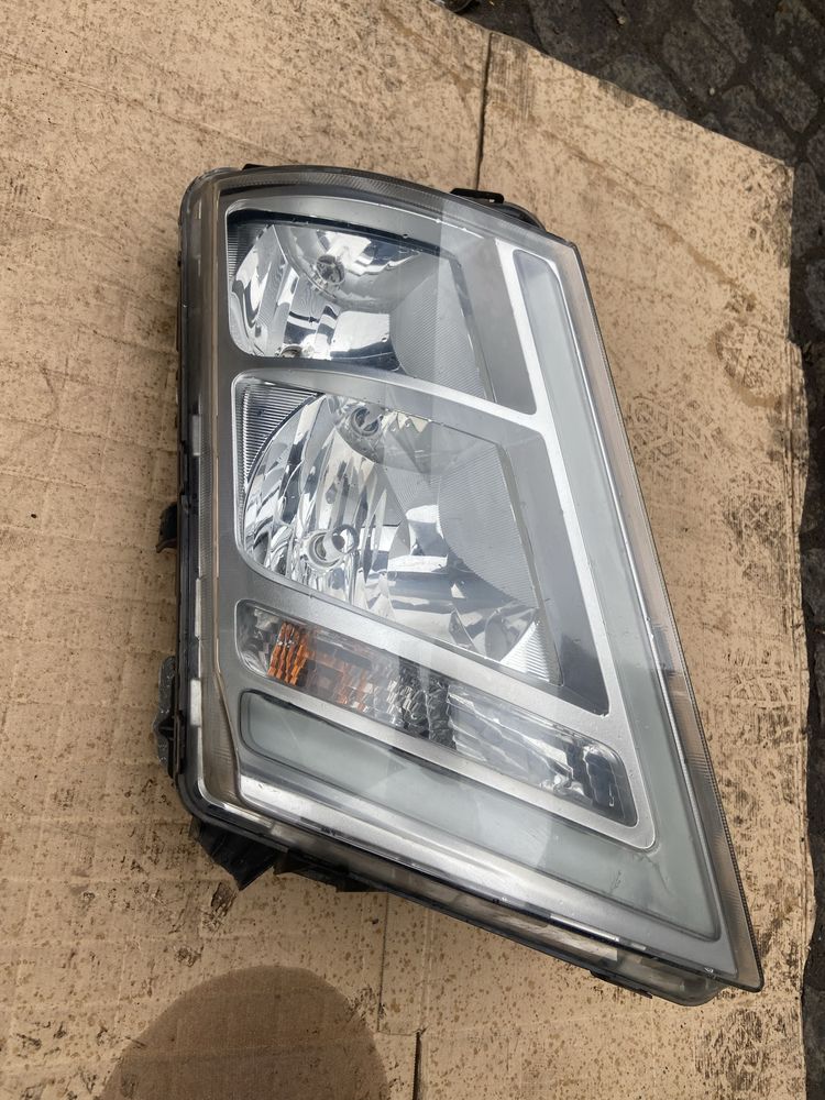 Reflektor lampa volvo fh4