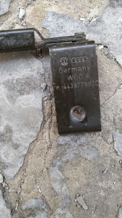 Детали люка Audi 80. 443877681/2C