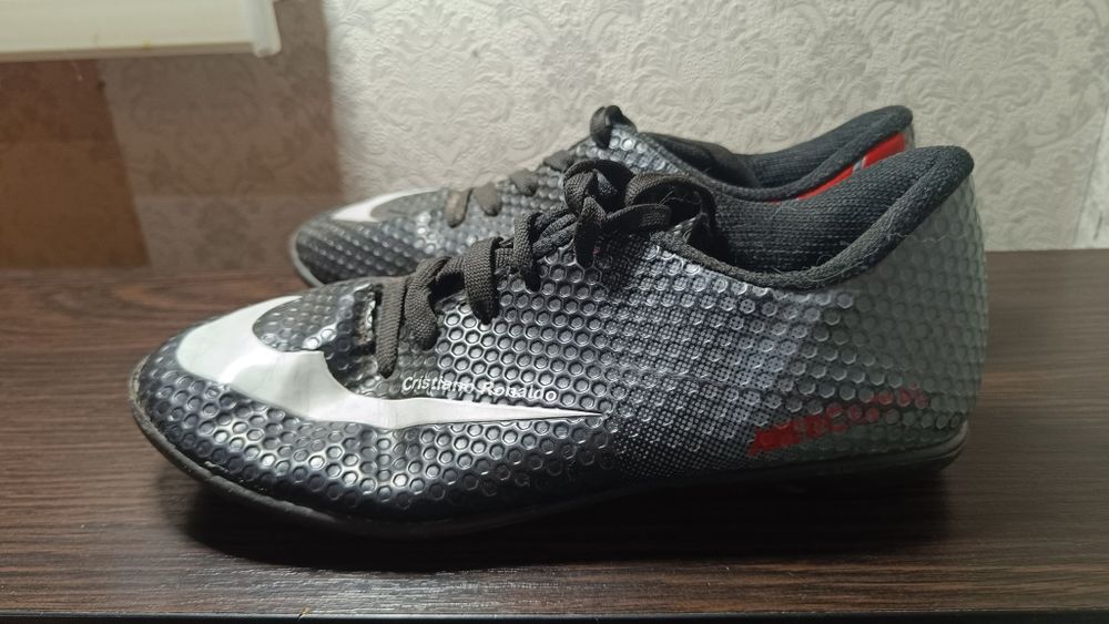 Футбольне взуття