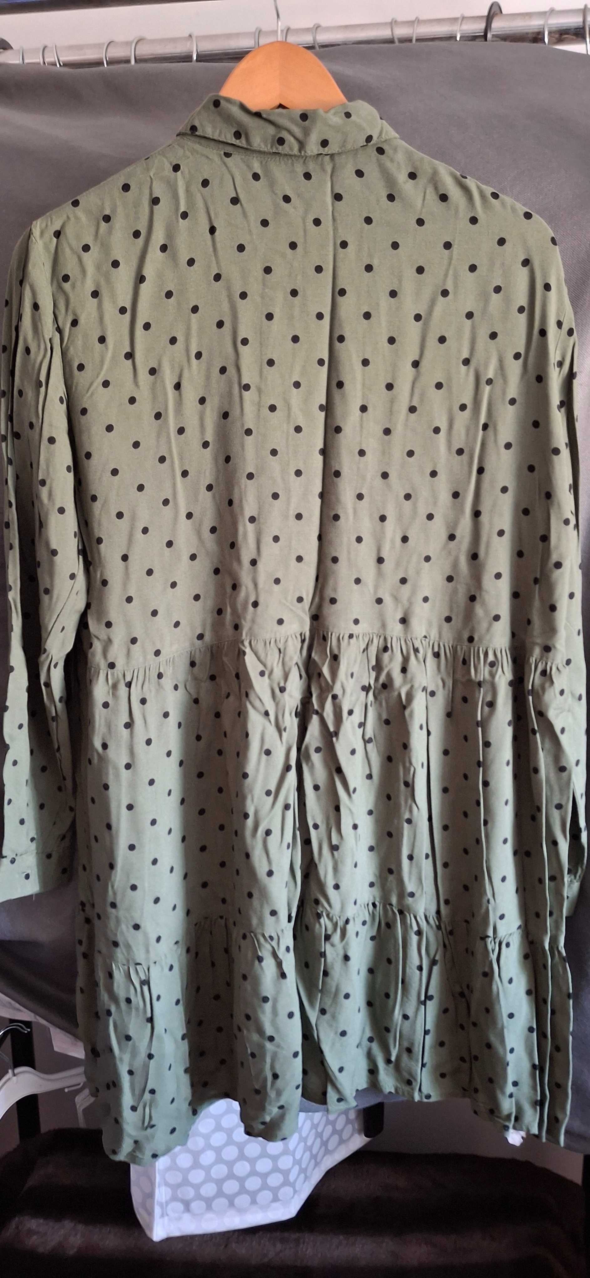 Vestido curto com bolinhas